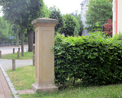 Thiepark - Gereinigte Sandsteinsäule